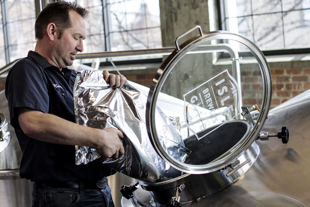 Narragansett Is Brewing Beer Again in Rhode Island