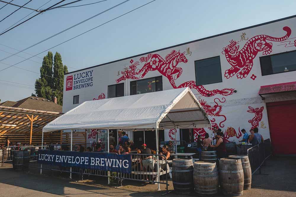 lucky envelope brewing taproom