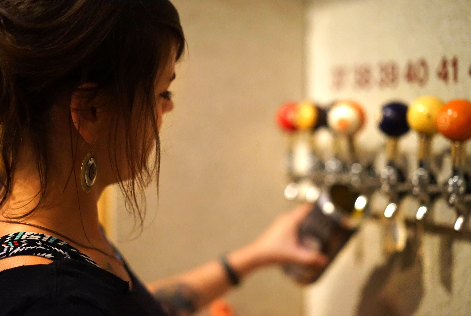I’m a Female Beer Server and Men Won’t Trust Me