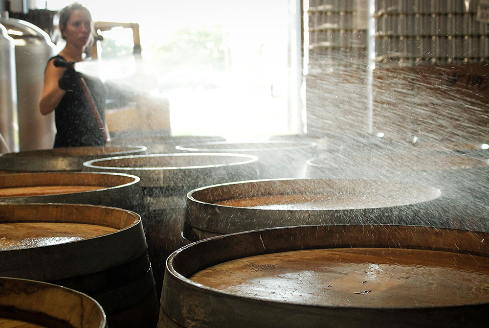 washing barrels at the seed brewery