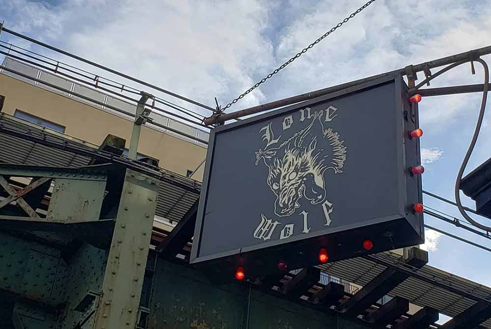 lone wolf best dive bar brooklyn