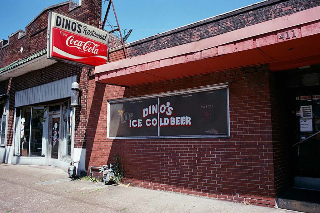 dinos dive bar