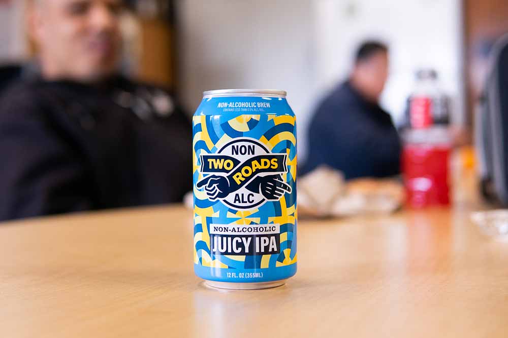 two roads brewing co non-alcoholic juicy ipa non-alcoholic beer