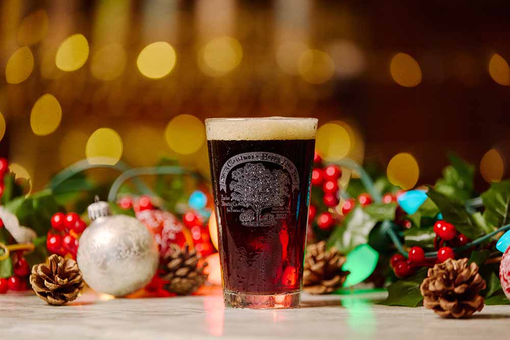 anchor brewing christmas ale in pint glass 2022