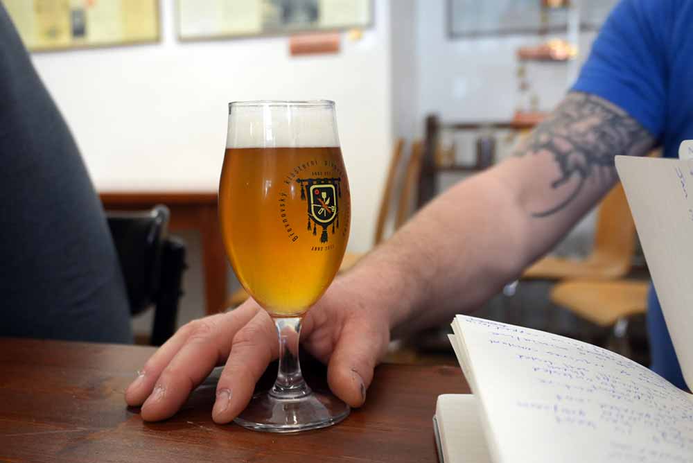 brevnovsky brevnov benedict sveltly lezak 12% czech pale lager czech republic