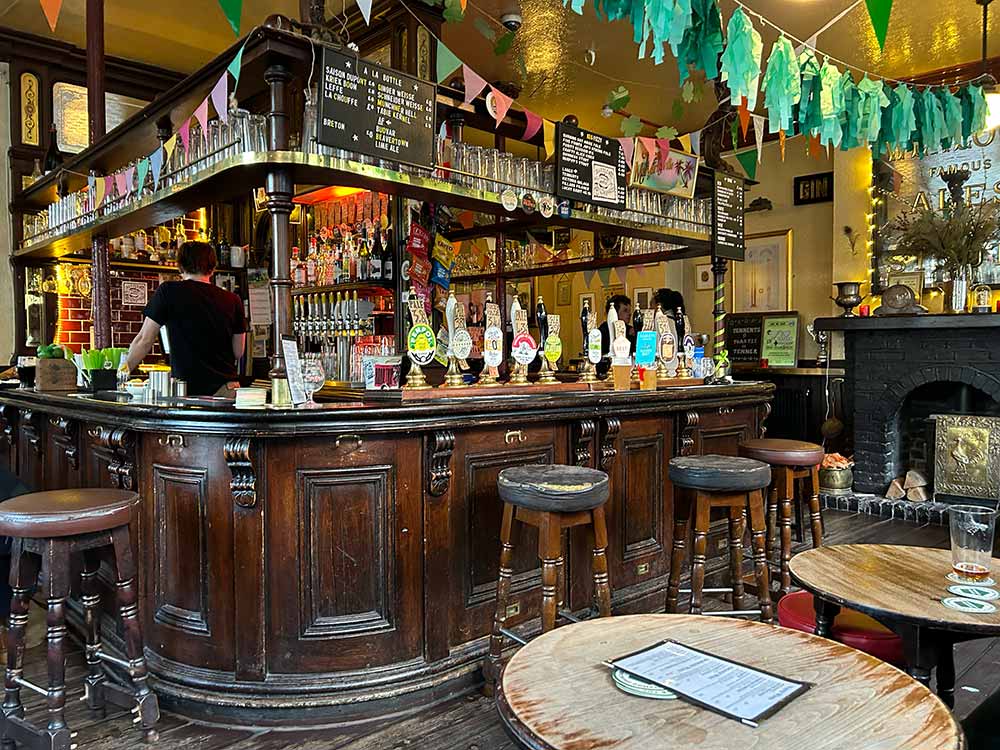 the wenlock arms pub inside london