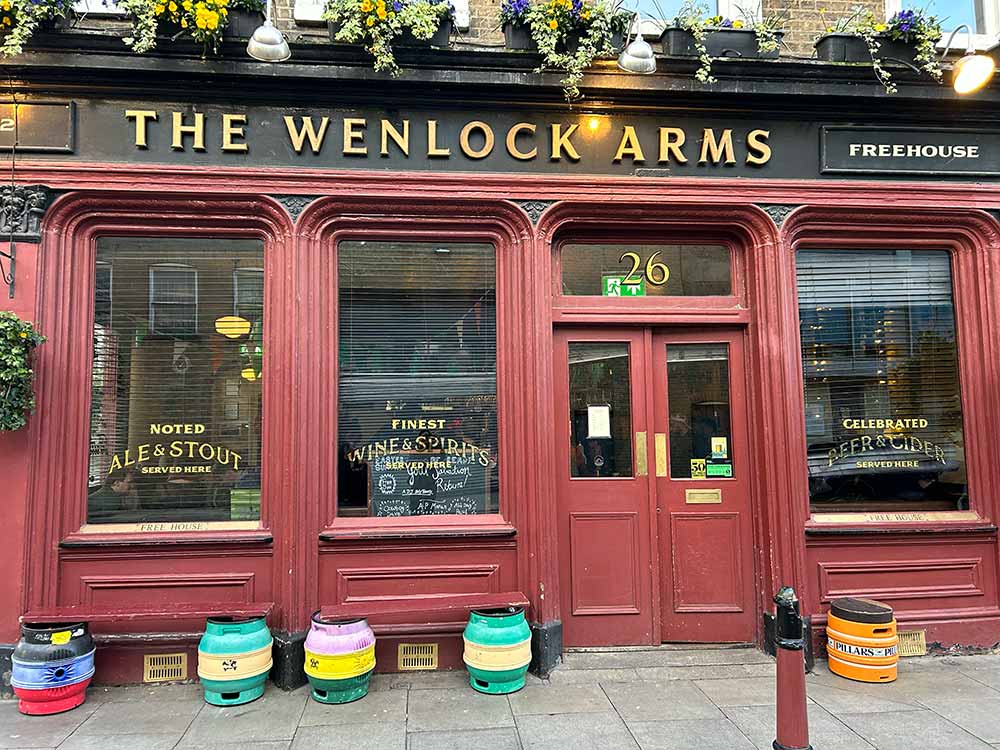 Our Favorite Breweries and Pubs to Visit In London